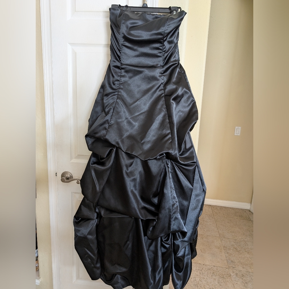 Jessica McClintock gown